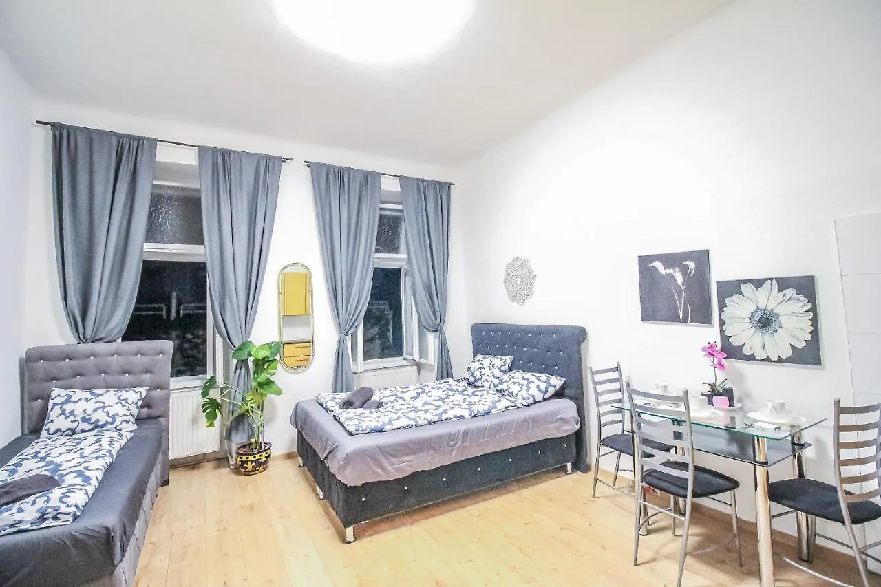 Comfort Quad Room Hn Wiedeń 0*,  Austria